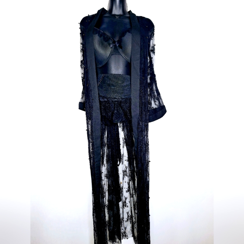 NWT Hayden brand"The Gothic Valentine" Plus-size lace and beaded duster.